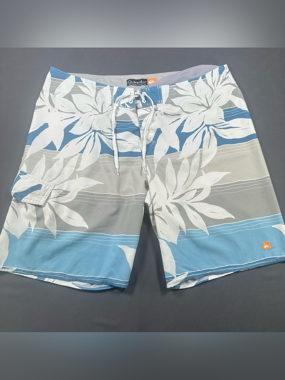 Quiksilver Blue Floral Men’s Swim Trunks, Board Shorts, size 40 XL